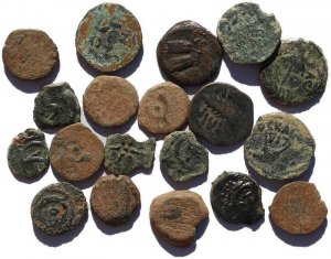 Lot of 19 Uncleaned Ancient Judaean coins