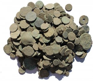 10 Low grade - Dirty and Crusty Ancient Uncleaned Roman coins from Europe 9-16mm