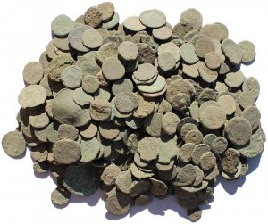 10 Low grade - Dirty and Crusty Ancient Uncleaned Roman coins from Europe 9-16mm